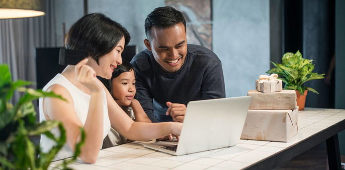 4 Tips Parents Must Know To Keep Their Children Safe Online