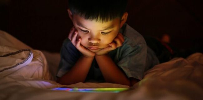 Not Using Screens Study: Preschoolers Should Not Use Screen Devices Before 18 Months