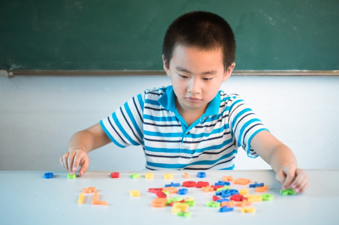 Korean 6 Year Old Math Genius Solves Uniiversity Problems With Ease Korean 6 Year Old Math Genius Solves Uniiversity Problems With Ease