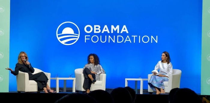 Michelle Obama And Julia Roberts On Family & Relationships: “You Define What ‘Having It All’ Means