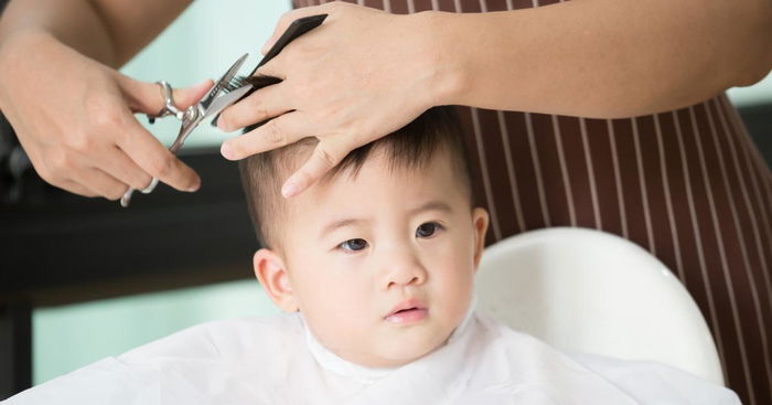 8 Useful Tips For A Tantrum-Free Kids' Hair Cut