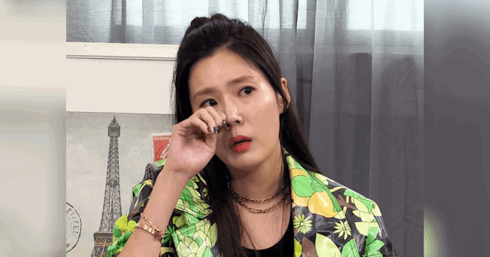 'I Didn't Know How to Face My Parents': Carrie Wong Cries Talking About Texting Scandal With Ian Fang