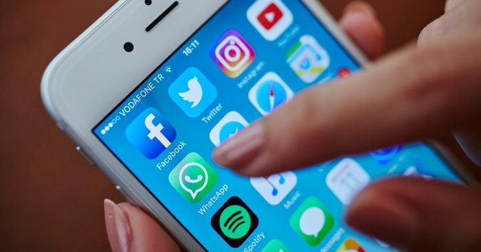 Whatsapp Rolls Out New Feature to Let Users Fact-check Information on Viral Forwarded Messages