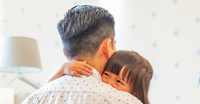 "I just want my little girl to feel confident and beautiful": Dad Says His Wife's Parenting Ways Are Hurting Their Daughter 