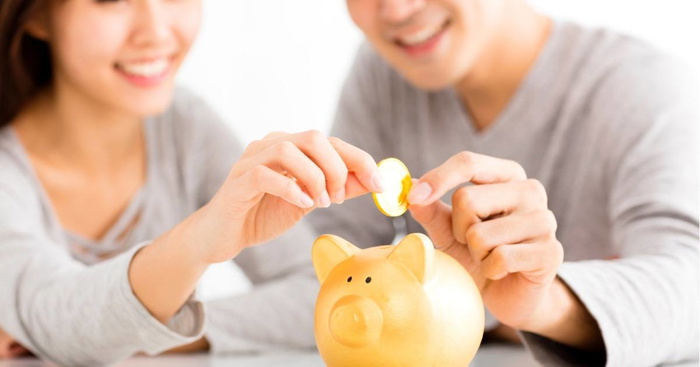 Real Women Answer: How Do You Split Your Household Expenses?