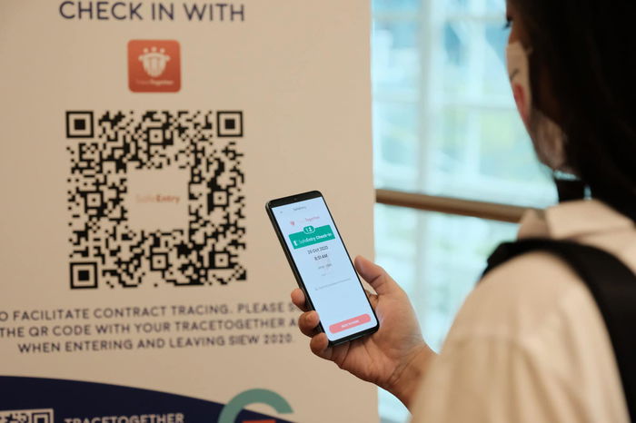 What NOT To Do When Presenting Your SafeEntry Pass, According To A Temperature Screener