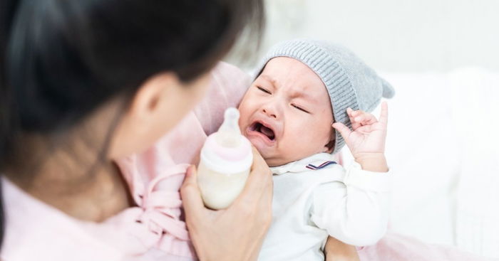 Is Your Baby Refusing To Take The Bottle? Try These 9 Practical Tips!