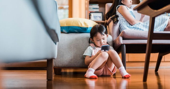 Children Exposed To High Screen Time Are At 69% Increased Risk Of Developing Eating Disorders: Study