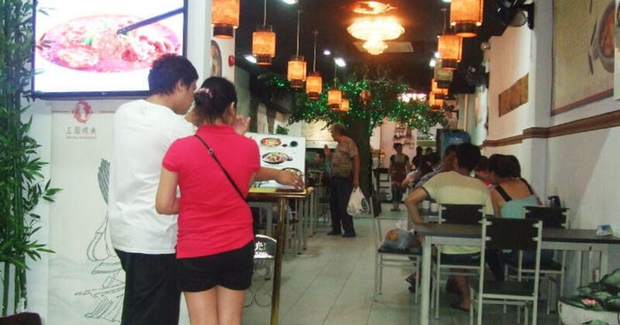 'Can't Afford Then Don't Eat', Restaurant And Mum Squabble Over Coupon Redemption