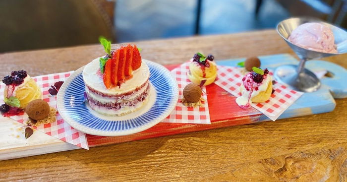 Pamper Your Mum With Jamie's Italian MammaMia! Dessert Plank This Mother's Day