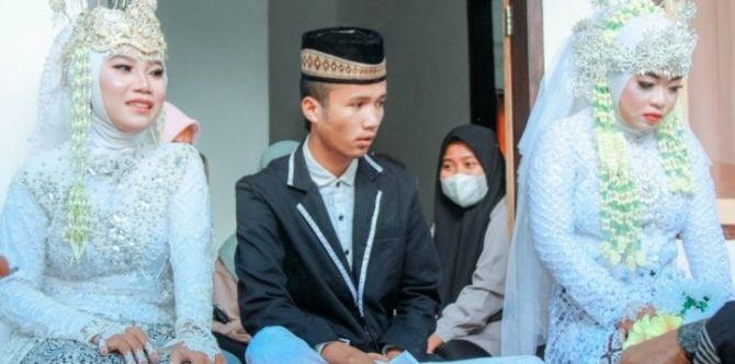 No Joke: Indonesian Woman Agrees To Let Fiance Marry Ex-GF After She Turns Up At Their Wedding Ceremony