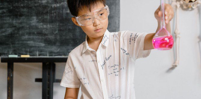 9 Science Experiments Your Kids Can Easily Try At Home