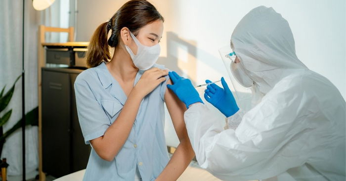 People In Singapore "Very Likely" To Receive COVID-19 Vaccine Booster Shot: Ong Ye Kung