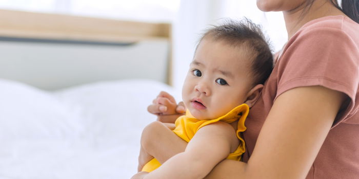 Does Your Toddler Have Stranger Anxiety? Here's How to Manage Them