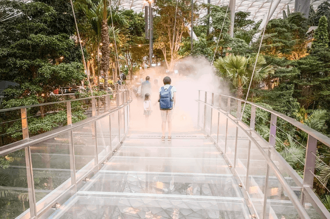 Quick Guide to Jewel Changi's Dining Scene for Airport-bound Travelers
