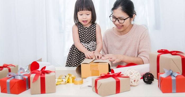 Holiday Guide To Where You Can Donate To Charity This Christmas