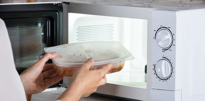 Heating Your Meals or Baby's Milk Using a Microwave Oven? How to Know If Plastic is Microwave-Safe For Pregnant and Baby
