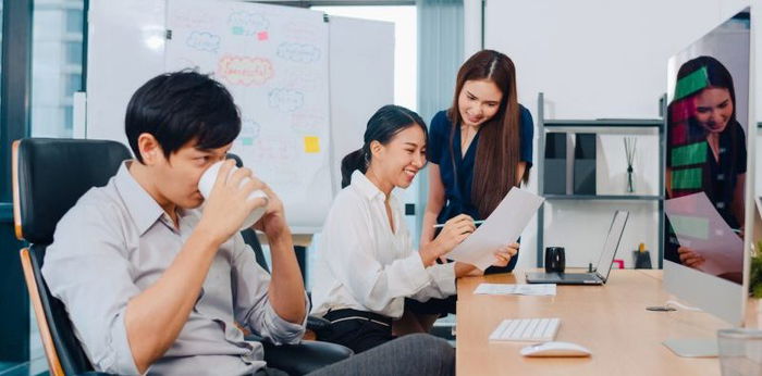 Humble Colleagues or Competent Colleagues, Which Do You Prefer?