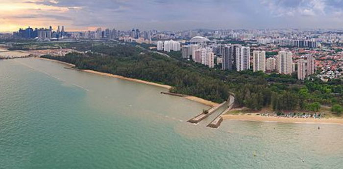 ‘Black Sticky Substance’ Stains Kids’ Hands and Feet After Playing at East Coast Park