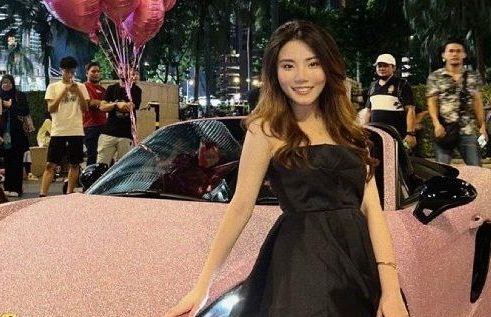 Pink and Bling: Man Springs Birthday Surprise on Girlfriend With Porsche Convertible in KL