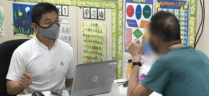 Tan Chuan-Jin Shares Encounter With ‘Stroke’ Resident Who Miraculously Walked Away After Getting Free Lunch