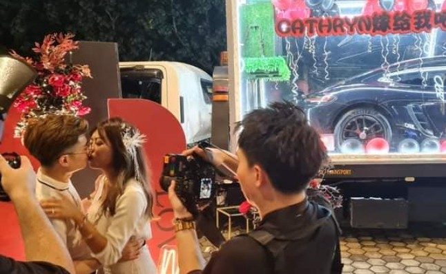 Spoil Market? Malaysian Man Proposes to Girlfriend With Porsche, Pays $36K Down Payment for Car