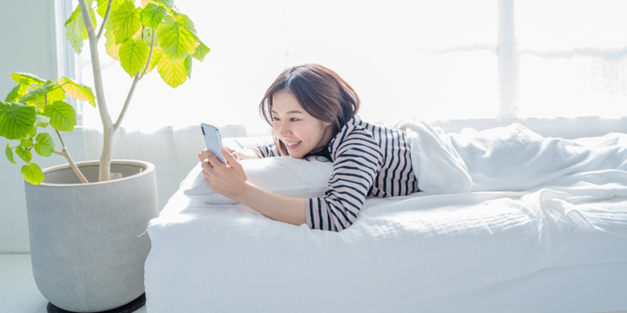 How to Stop Checking Your Phone First Thing in the Morning