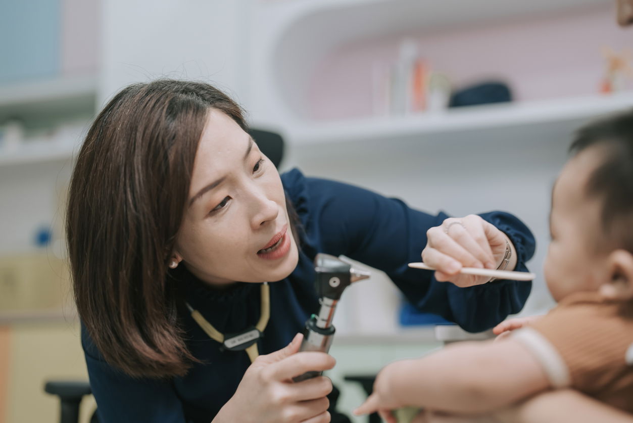 Baby Choking or Gagging? What's the Difference and What to Do If it Happens