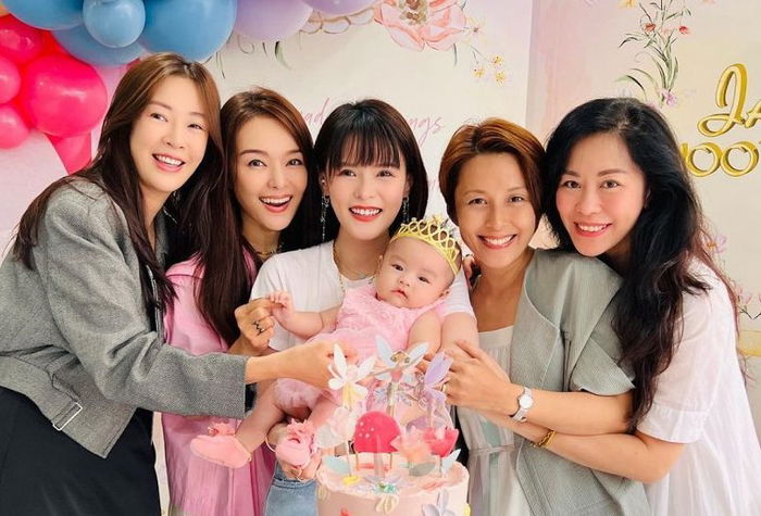 Jayley Woo Holds 100-Day Celebration for Baby Daughter; Jesseca Liu, Michelle Chia, Priscelia Chan Attend