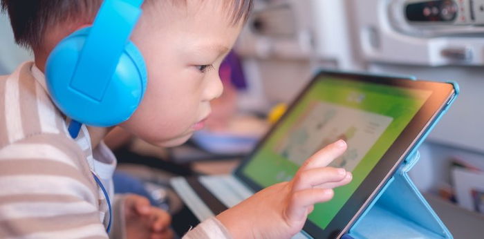 Screen Time for Toddlers: 7 Negative Impacts of Too Much Screen Time on Children