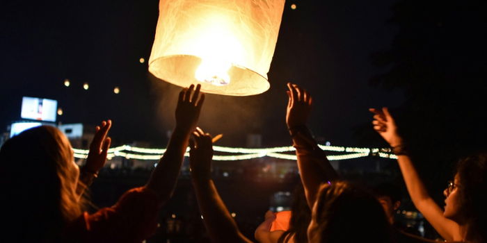 Watch the Night Sky Explode in a Blaze of Glory at Singapore's First Sky Lantern Festival!
