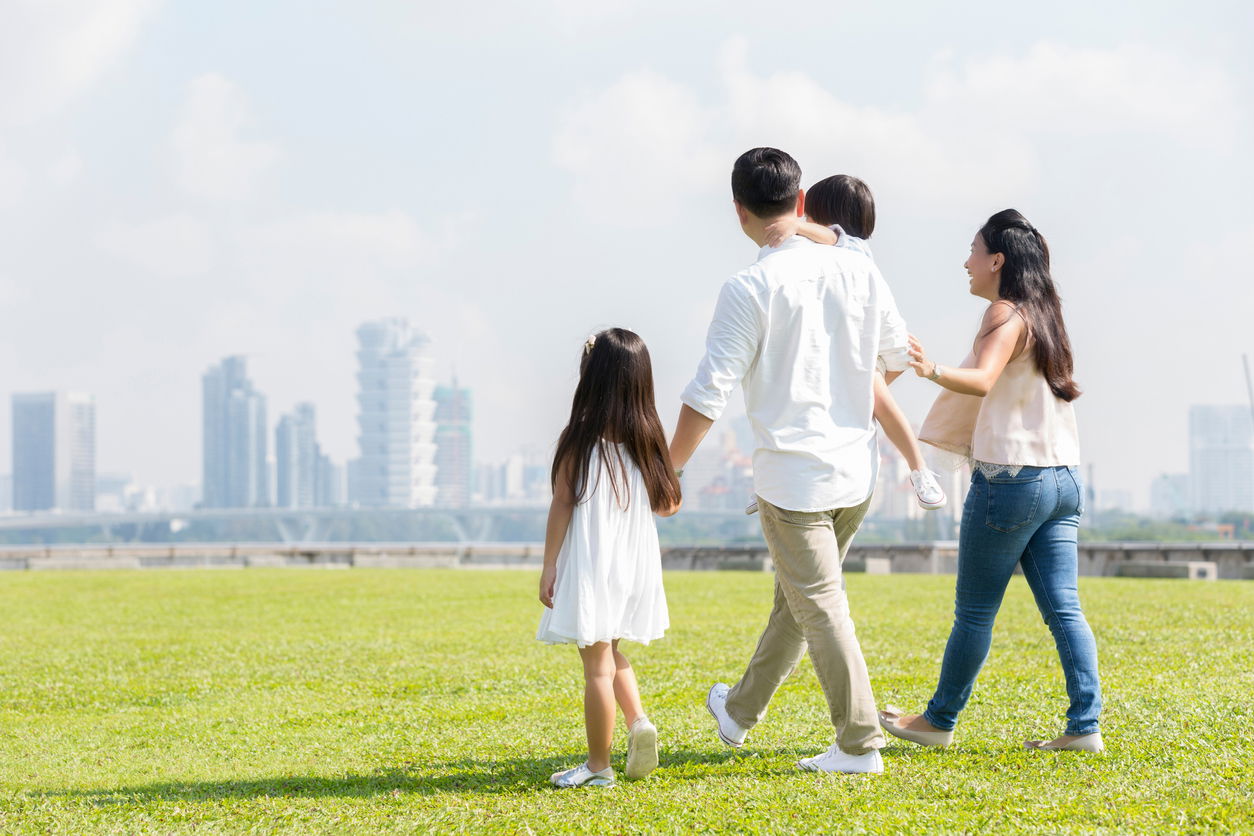 Hong Kong Youtuber Asks How Much It Costs to Raise a Kid in Singapore