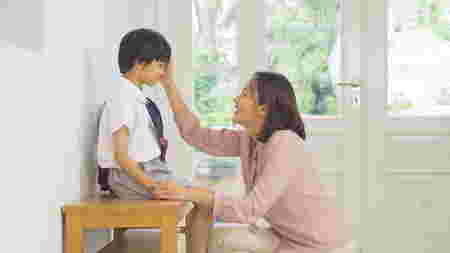 Things Parents Do Early to Stay Close With Kids