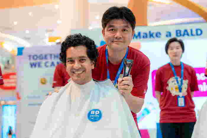 The Oncologist Who Left His Curls on the Floor for a Bigger Cause