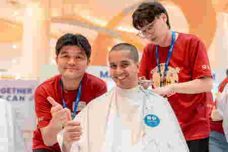 The Oncologist Who Left His Curls on the Floor for a Bigger Cause