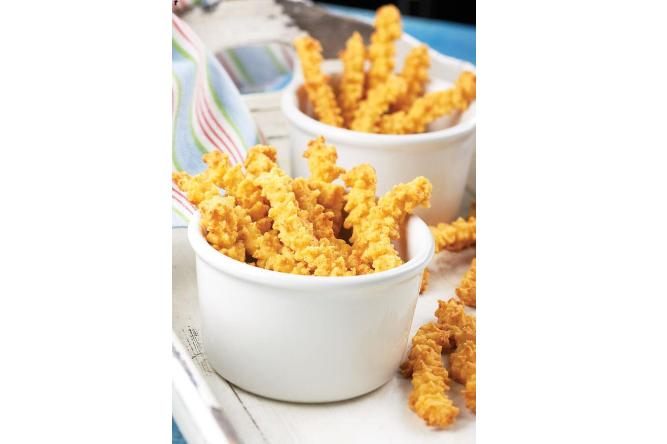 4-ingredient Cheese Straws