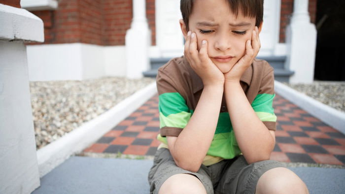 Hội chứng rối loạn thần kinh Tourette ở trẻ em gây co giật có nguy hiểm không?