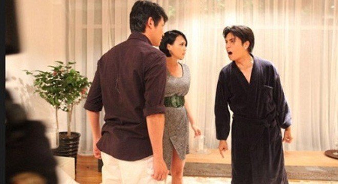Khi đàn ông đánh ghen: Dùng vũ lực hay đơn giản chỉ một tờ đơn ly hôn để giải quyết?