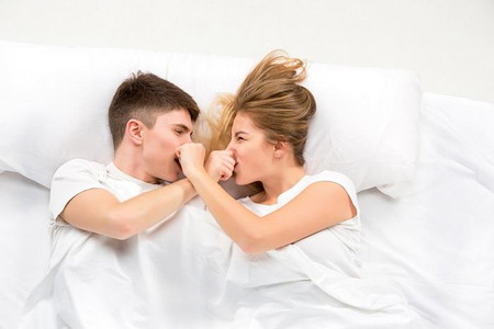 Giải mã nằm mơ thấy chồng ngoại tình là gì? Giải mã chi tiết
