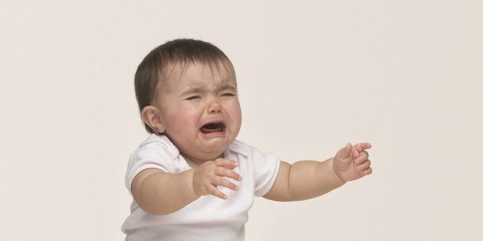 Cách xử lý dành cho cha mẹ khi trẻ khóc không ngừng