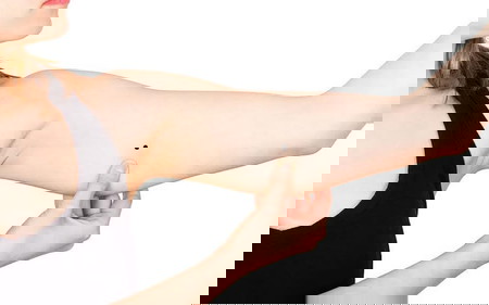 Nốt Ruồi Trên Bàn Tay Trái