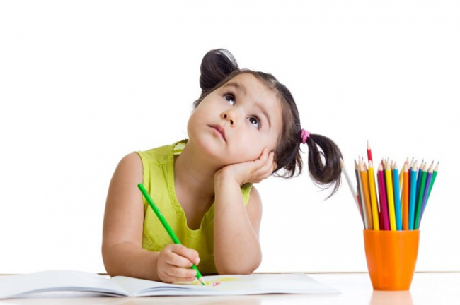 Trẻ không chịu học bài: Nguyên nhân là gì và làm sao để con siêng học?