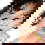 Merawat Gigi Anak Sejak Dini