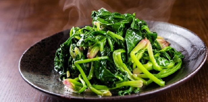 7 Resep Tumis Bayam untuk Menu Ibu Menyusui