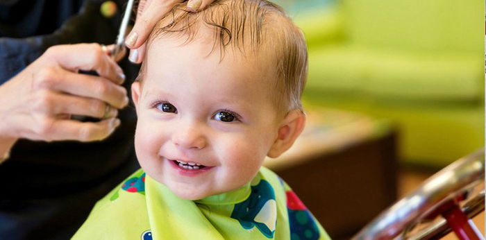 Agar Batita Tidak Takut Potong Rambut