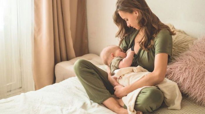 10 Posisi Menyusui yang Baik dan Benar, Mana yang Paling Pas Bun?