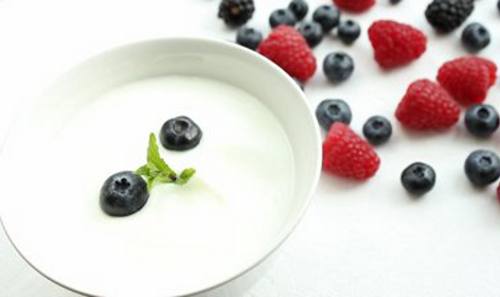 Cegah Bau Mulut Saat Puasa dengan Yoghurt