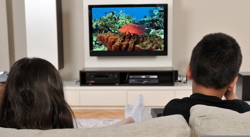 Hati-hati, ini 7 tanda anak kecanduan menonton TV