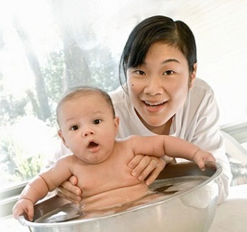 Cukur Rambut Bayi Agar Rambut Tebal, Mitos atau Fakta?