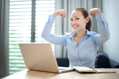 Benarkah Wanita Cerdas Cenderung Menolak Menjadi Ibu?